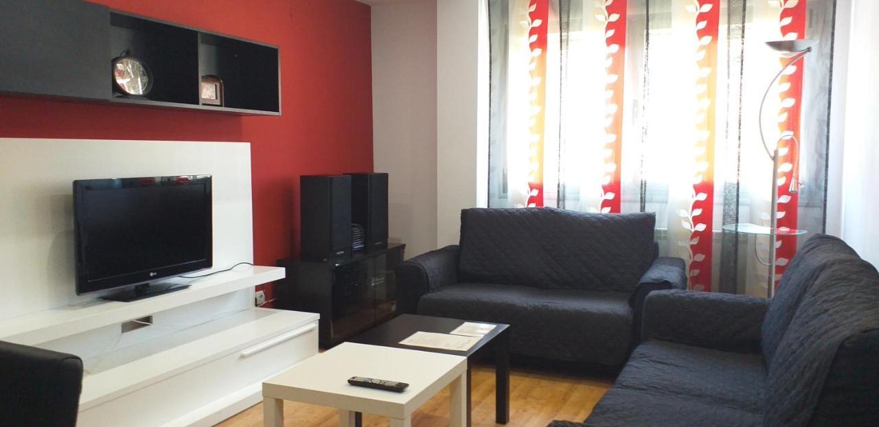 Apartamento Los Lirios Logroño Dış mekan fotoğraf