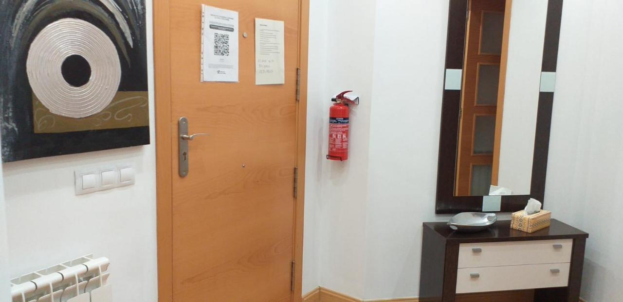 Apartamento Los Lirios Logroño Dış mekan fotoğraf