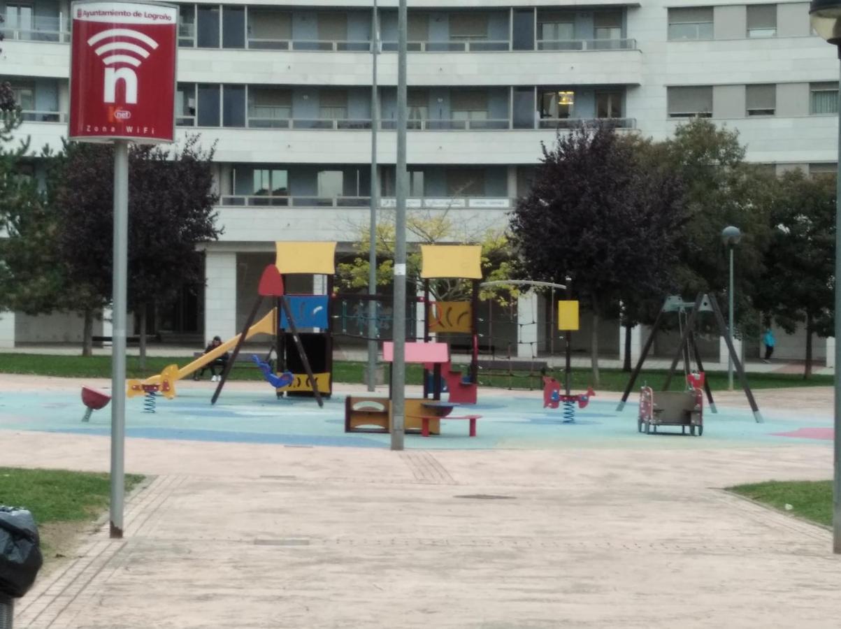 Apartamento Los Lirios Logroño Dış mekan fotoğraf